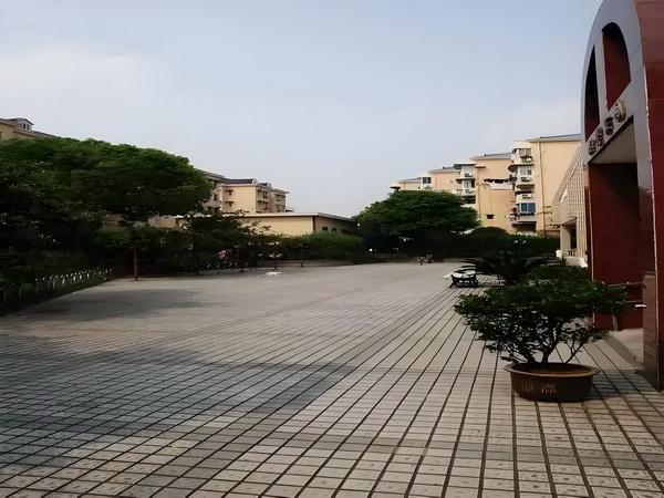 比不过刘亦菲杨幂，赵丽颖在电影圈处处尴尬